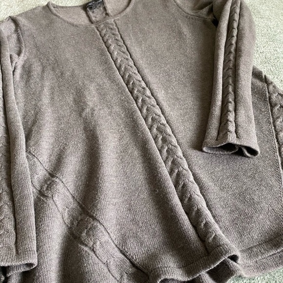 Market & Spruce Sweater - Picture 1 of 7